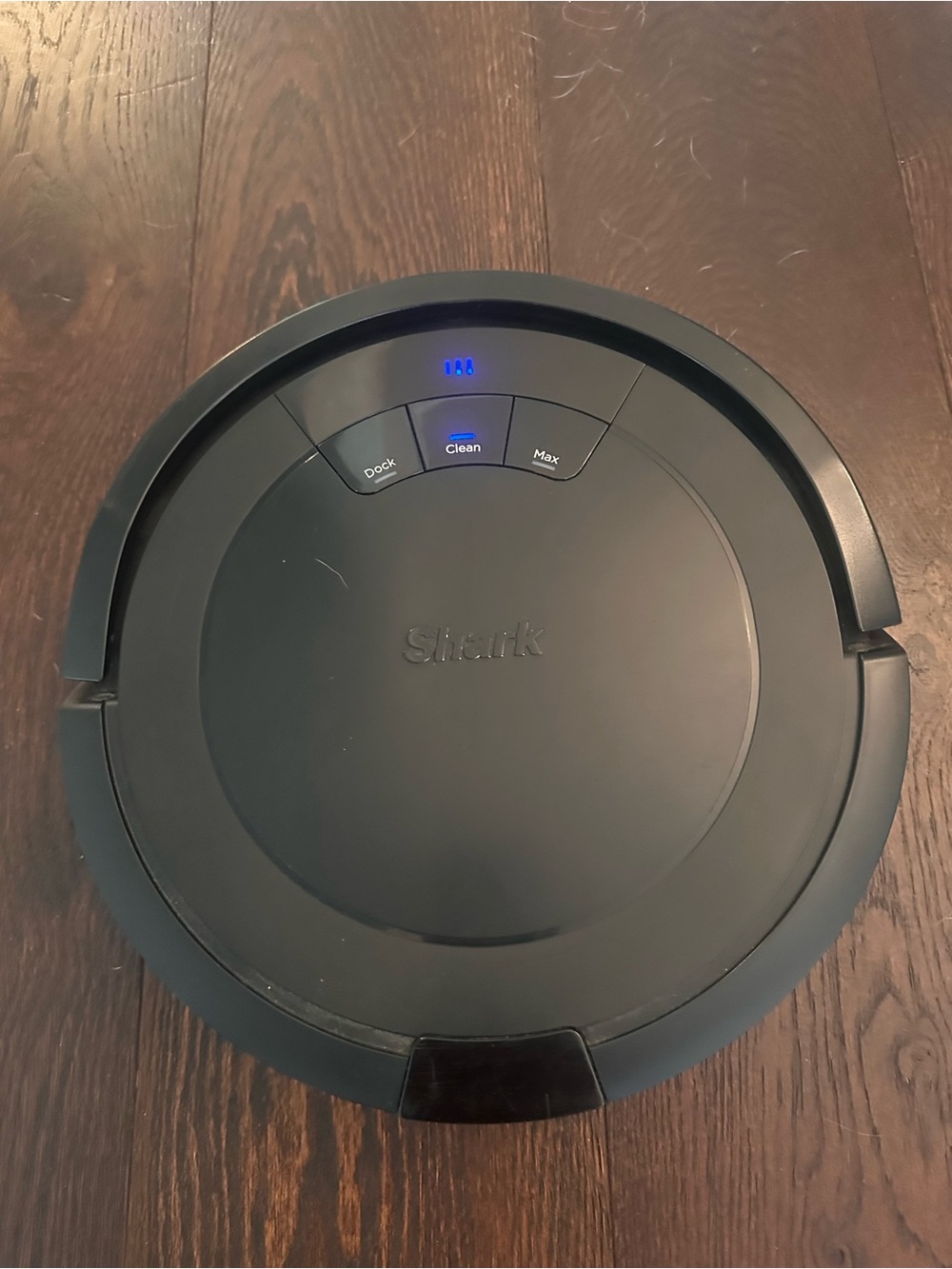 Shark robot in great condition and works extremely well on carpet and hardwood